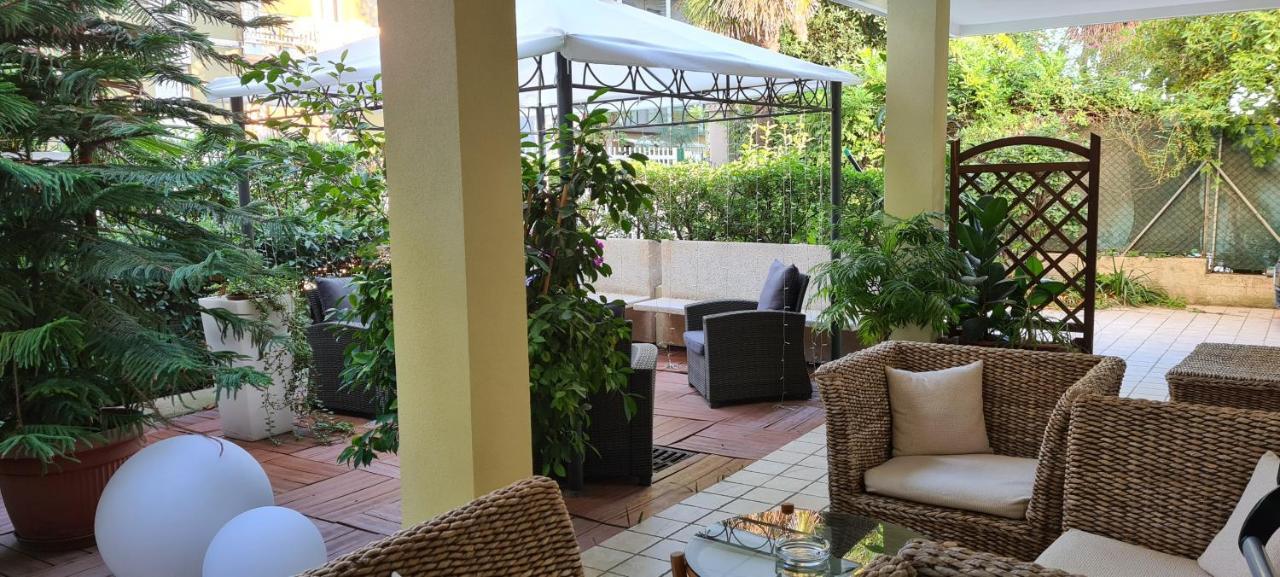 Hotel Beppe Rimini Exteriör bild