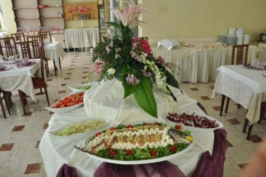 Hotel Beppe Rimini Exteriör bild