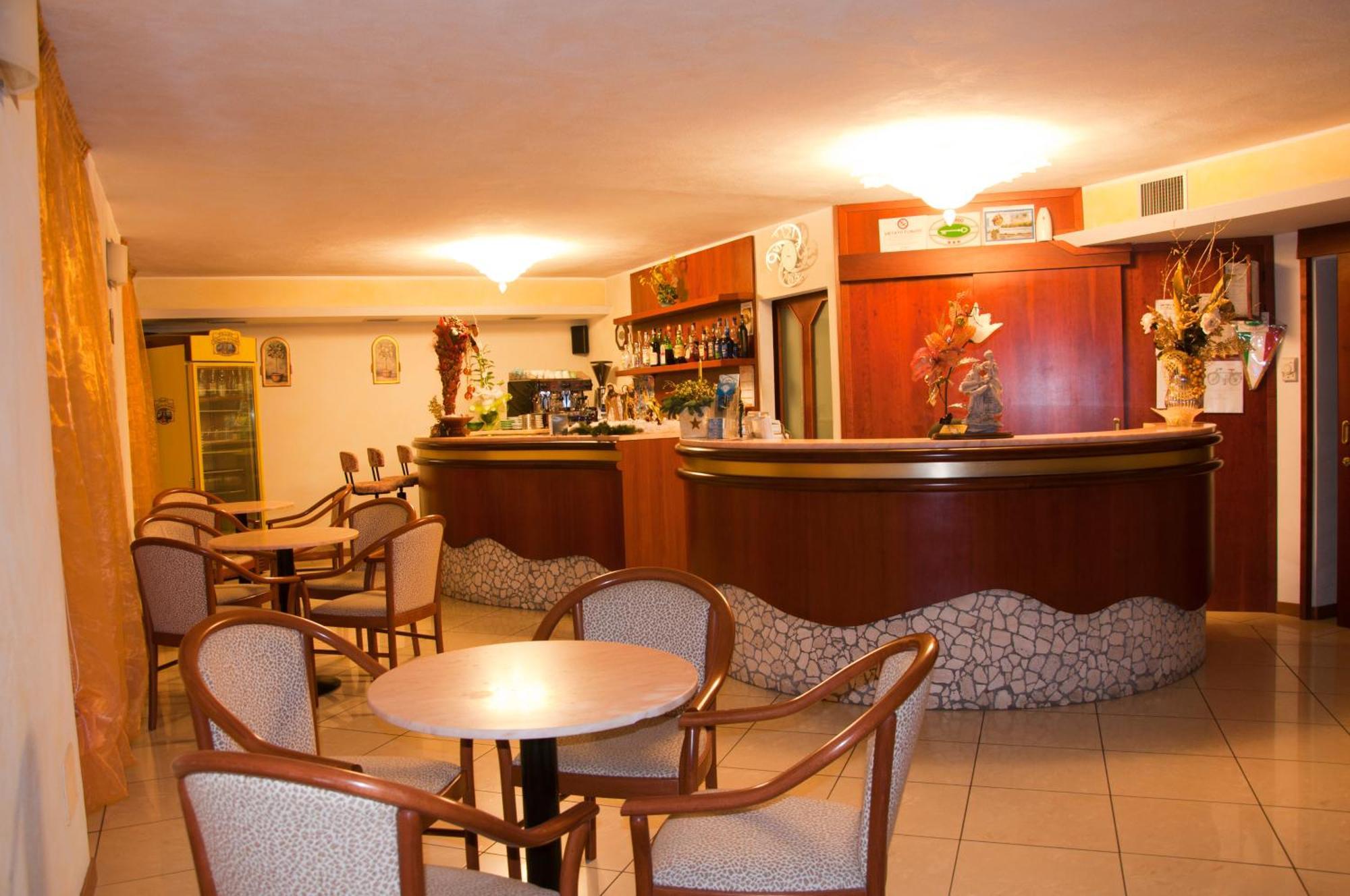 Hotel Beppe Rimini Exteriör bild
