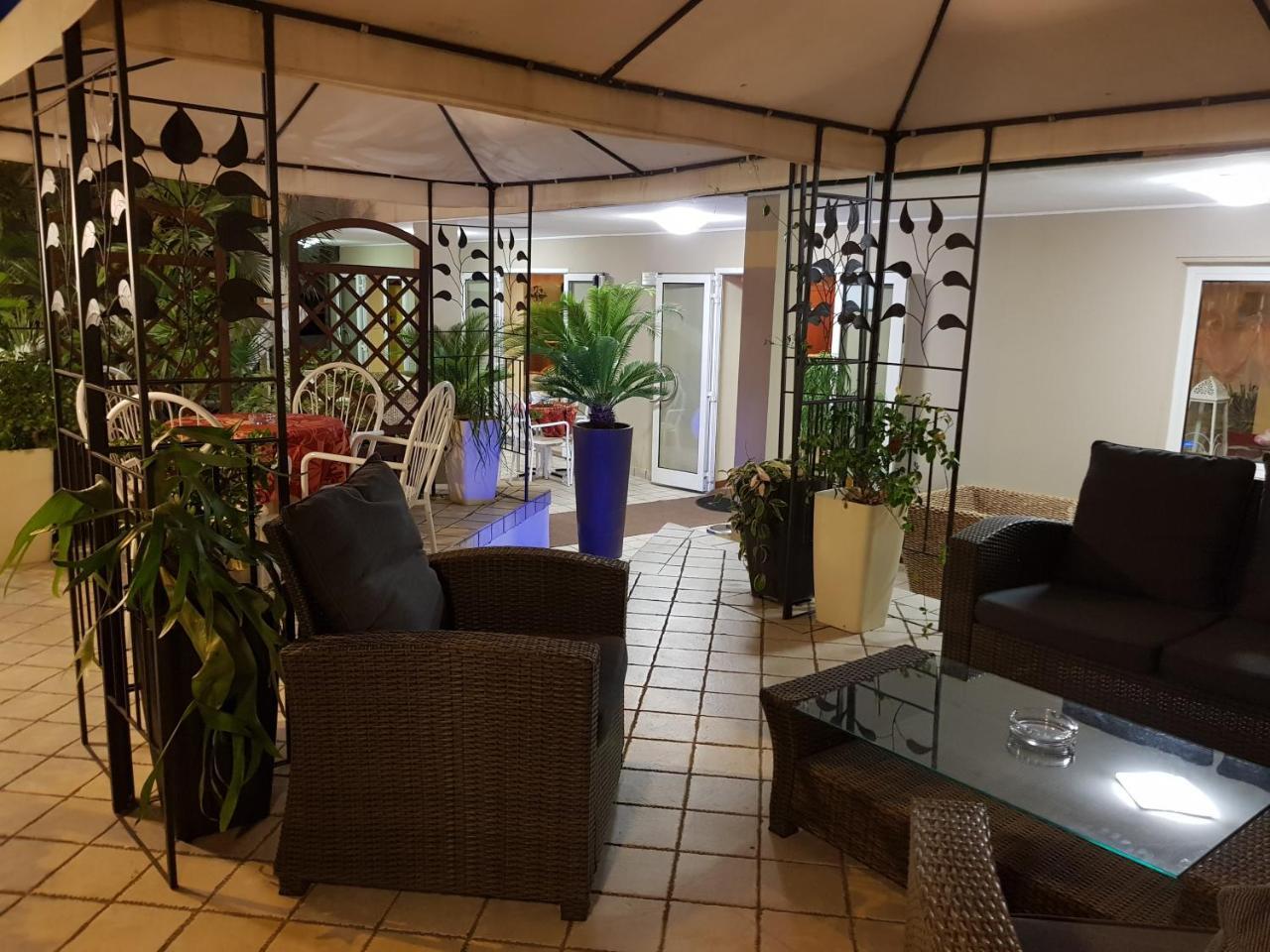 Hotel Beppe Rimini Exteriör bild