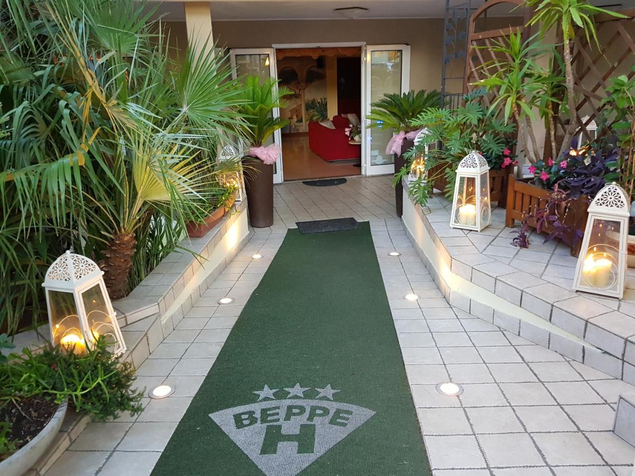 Hotel Beppe Rimini Exteriör bild