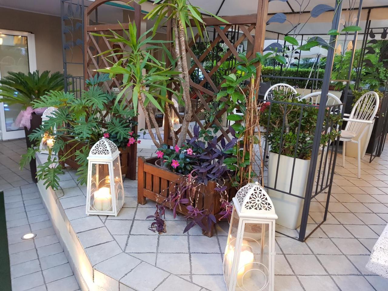Hotel Beppe Rimini Exteriör bild