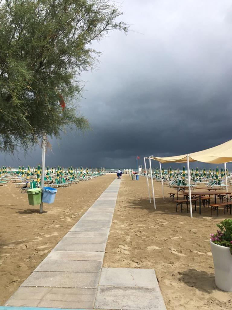 Hotel Beppe Rimini Exteriör bild